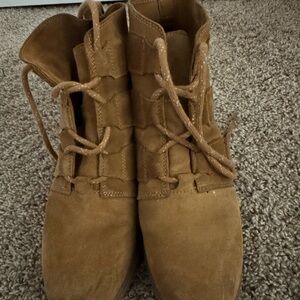 Sorel Women's Lace Up Boots - Tan